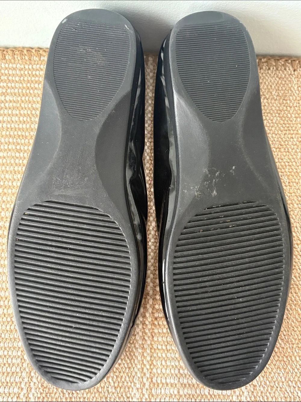 Angel Steps Black Patent Ballet Flats, Dimensional Rose Accents. Size—8.5